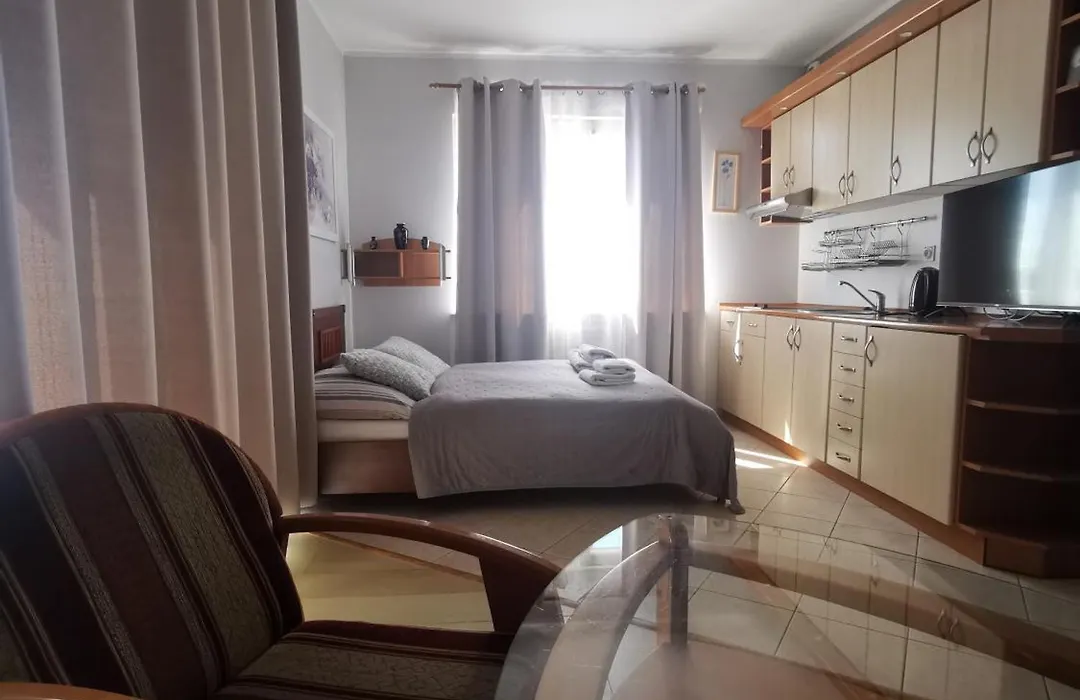 Apartament Reymonta z widokiem na morze-1